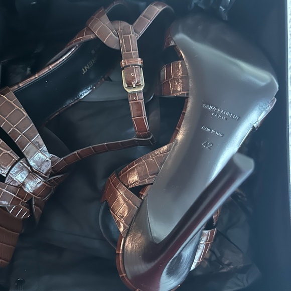 Saint Laurent
Tribute 105MM Croc-Embossed Leather Sandals - Picture 10 of 11